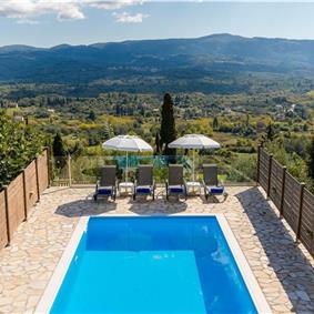 5 bedroom villa with pool, near Acharavi, sleeps 9